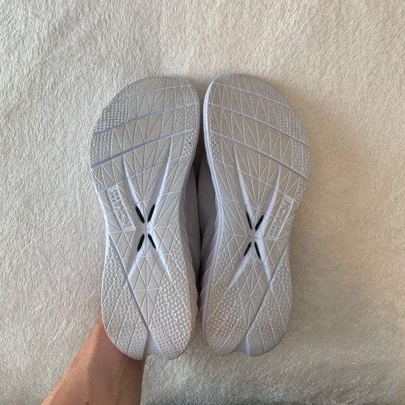 HOKA One One Carbon X 2 ‘Nimbus Cloud’ Size 10 - Picture 8 of 10